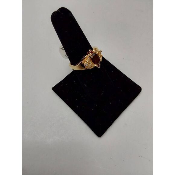 Ring Gold with Red Stone/gem - Picture 2 of 6